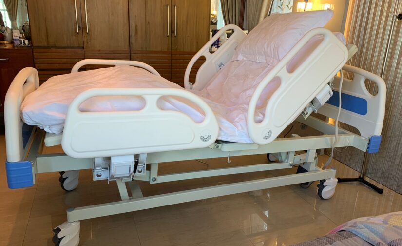 MH-404D // Electric Six Function ICU Bed